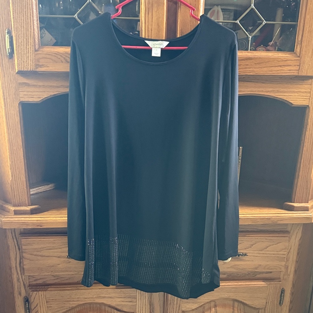 CJ Banks black polyester spandex LS asymmetrical rhinestone hem top EUC size X